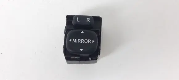 Toyota Avensis T250 Wing mirror switch 183574