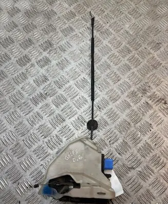 Volkswagen Golf V Rear door lock 