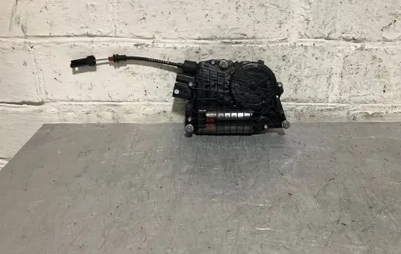 BMW 7 F01 F02 F03 F04 Front door soft close latching motor 4152309800