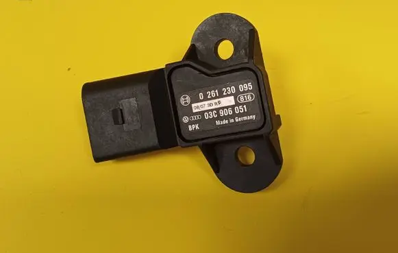 Volkswagen Touran I Air pressure sensor 03C906051 0261230095