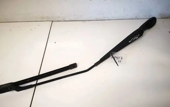 Volvo V50 Front wiper blade arm 31253997