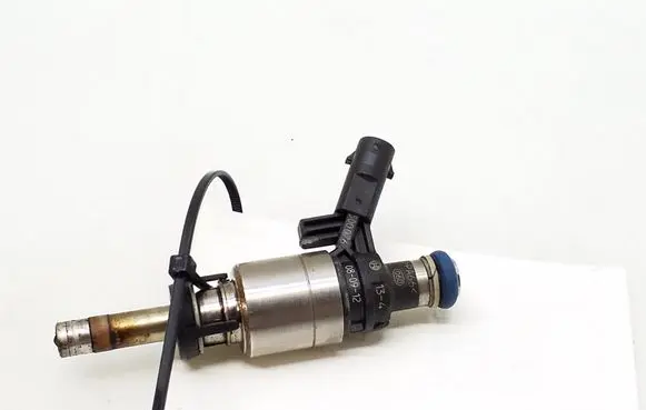 Audi A4 S4 B8 8K Fuel injector 06H906036G