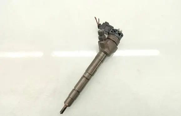 Skoda Octavia Mk3 (5E) Fuel injector 04L130277G 8HHT1W3 0445110477B012
