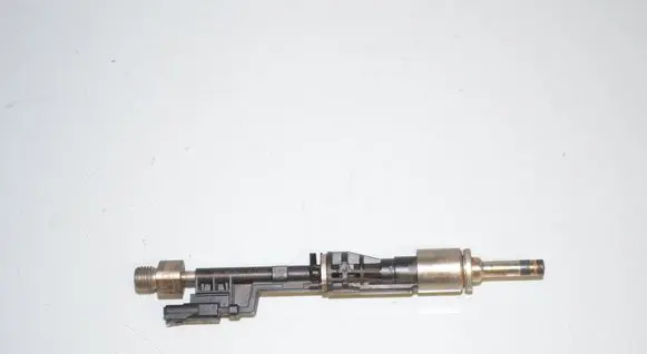 BMW 5 F10 F11 Fuel injector 7568607 13537568607