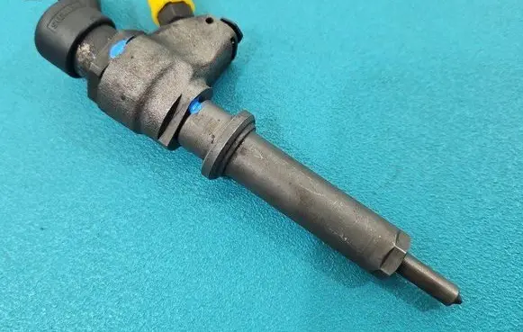 Fuel injector
