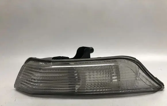 Ford Mustang VI Front indicator light FR3B13201