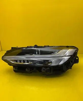Volvo S90, V90 Headlight/headlamp 32404739