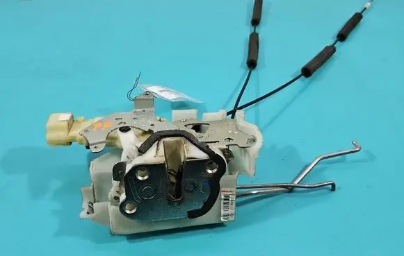 Isuzu D-Max Front door lock 898231-7610 IMPRK1535162