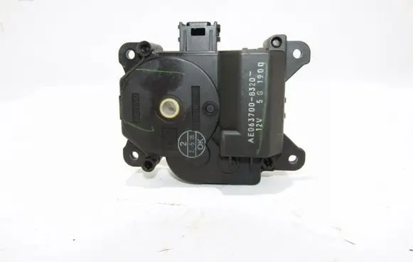 Toyota RAV 4 (XA20) Air flap motor/actuator AE0637008320