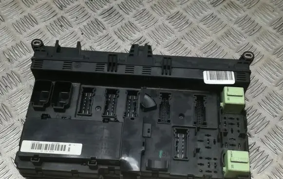 BMW X5 E53 Fuse module 518877006 8378107 L6947684J