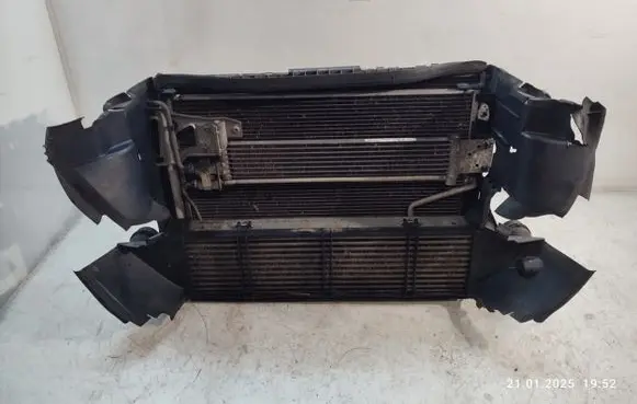 Mercedes-Benz CLS C218 X218 Radiator set A2045001201