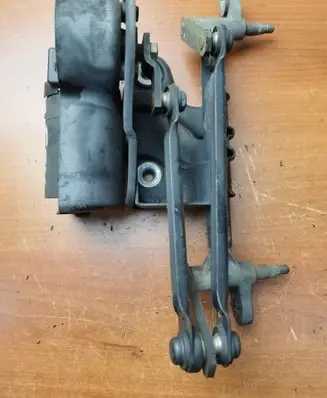 Volkswagen Fox Front wiper linkage 