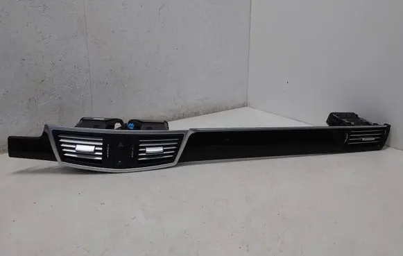 Mercedes-Benz E W212 Dash center air vent grill A2128302554 2128302554