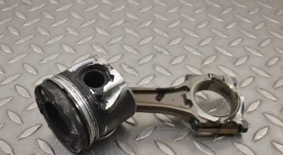 Opel Astra J Piston 