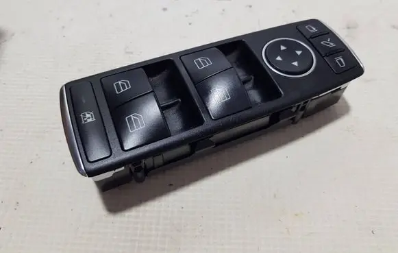 Mercedes-Benz E W212 Front door window switch trim 2128208310DDE A2128208310
