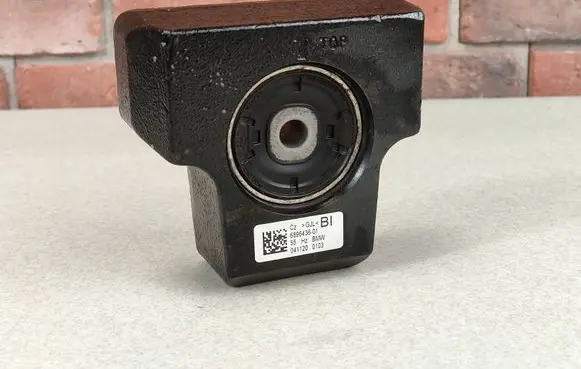 BMW 3 G20 G21 Rear differential/diff mount bracket 6896436
