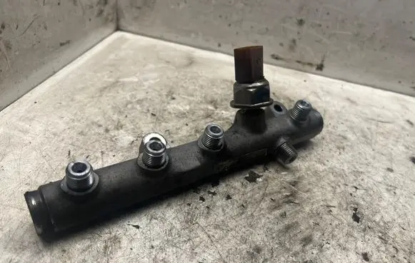 Fuel main line pipe