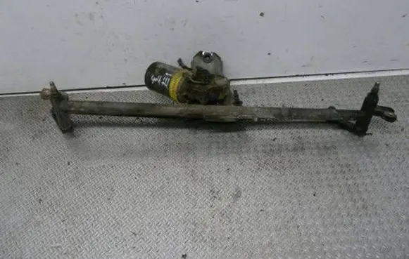 Volkswagen Golf III Wiper motor 0330241109