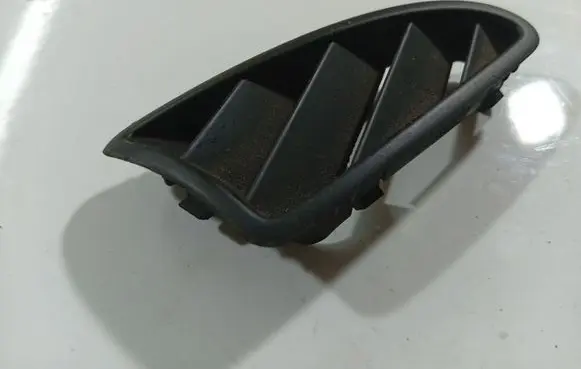 Dash center air vent grill