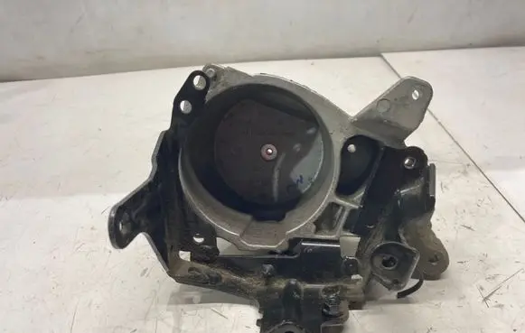 Volvo V40 Fuel filter bracket/mount holder 31372831