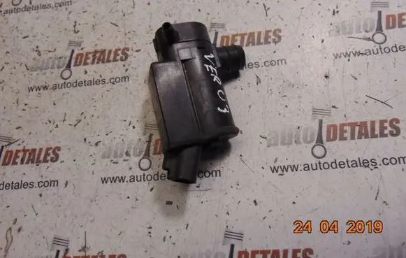 Toyota Corolla Verso E121 Windscreen/windshield washer pump 8533044010