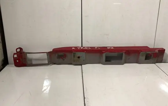 Nissan X-Trail T30 Front bumper mounting bracket