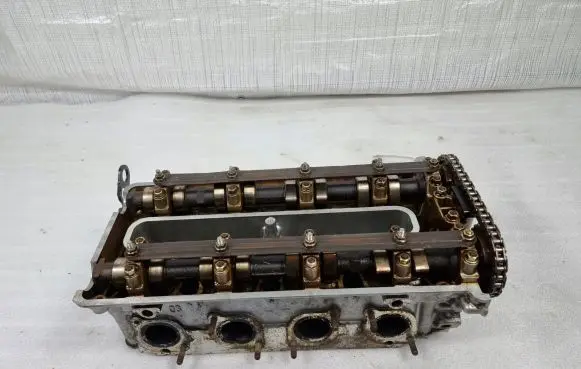 BMW 5 E39 Engine head 1702385