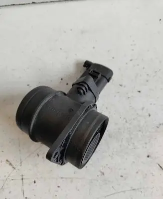Volkswagen Touran I Mass air flow meter 0281002531