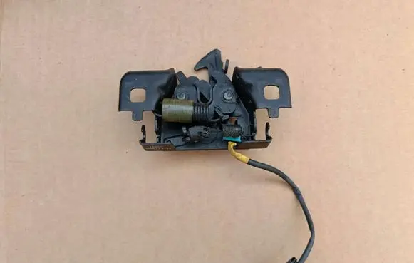 Renault Captur Engine bonnet/hood lock/catch