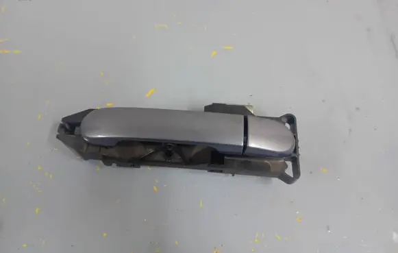 Nissan Note (E11) Front door exterior handle 
