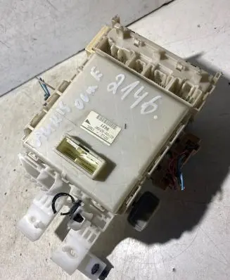 Toyota Auris 150 Fuse box set 8273052700 6D121965 9621