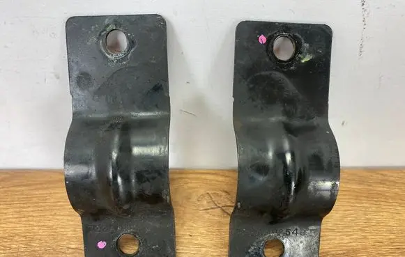 Ford Mustang VII Sway bar bush bracket, front 122AAM254BPINYA 122AAM254B