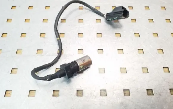 Volvo XC70 Crankshaft position sensor 1275599 0296000650
