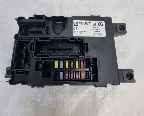 Opel Corsa D Fuse box set 13350671
