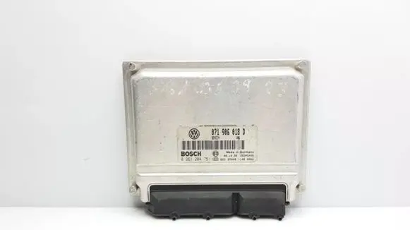 Volkswagen PASSAT B5 Engine control unit/module 071906018D