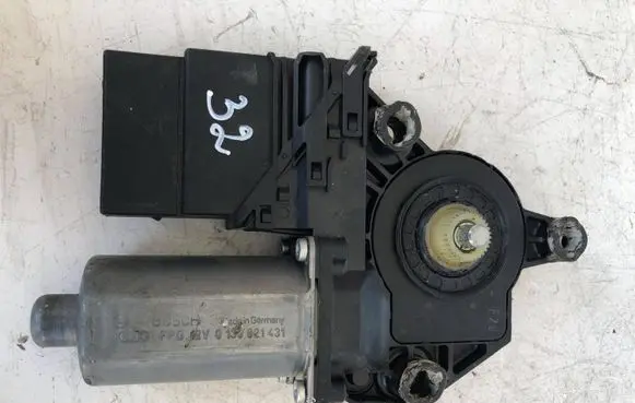Volkswagen Golf V Rear door window regulator with motor 5M0839401C 1K0959703