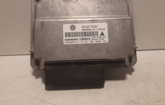 Volkswagen Touareg I Transfer box differential control unit 0AD927755BH H19S2126 5WK22071