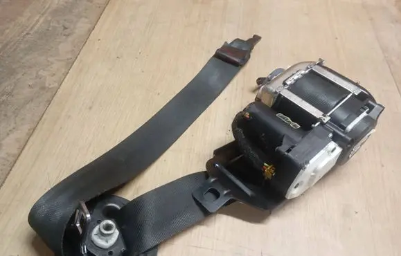 Citroen C4 II Picasso Front seatbelt 624989200 008R000 BAMPT1273