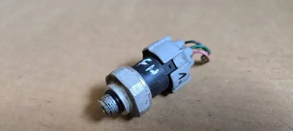 Suzuki Ignis Air conditioning (A/C) pressure sensor TBPP320QSK 9552678F00 HFC134A