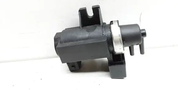 BMW 3 E46 Vacuum valve 7227960 2247906