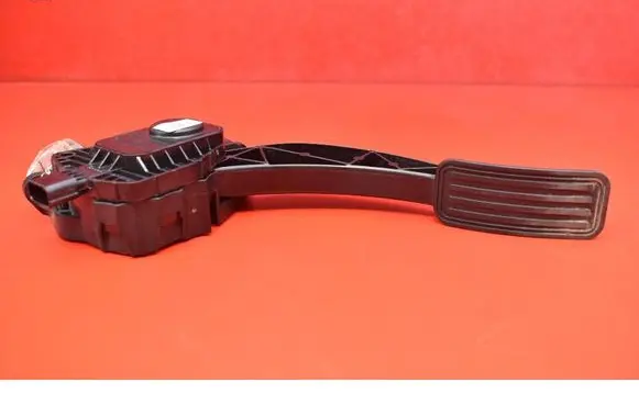 Ford S-MAX Accelerator throttle pedal 9F836CT8UC