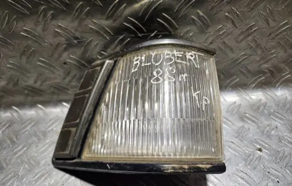 Nissan Bluebird Front indicator light IKI5125