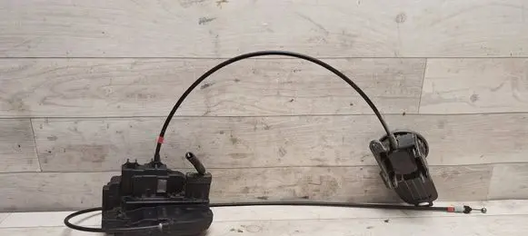 Nissan Note (E11) Front door lock 