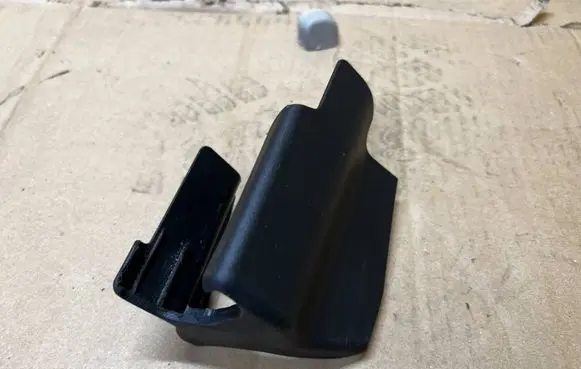 Toyota Auris E180 Front passenger seat rail trim 72157-02230 7215702230