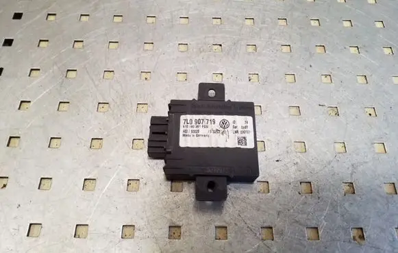 Volkswagen Touareg I Alarm control unit/module 7L0907719