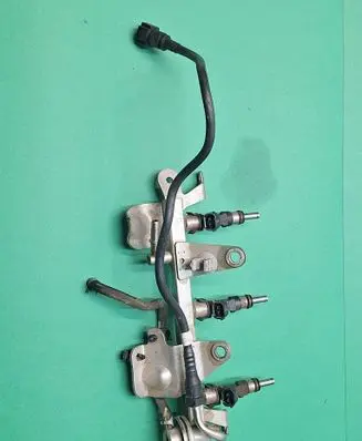Renault Clio IV Fuel injectors set 