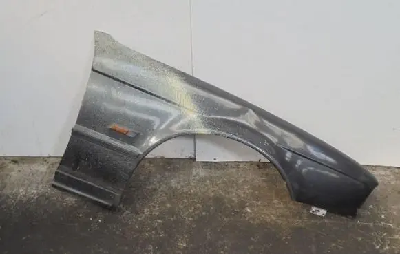BMW 5 E34 Fender