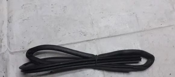 Honda CR-V Rubber seal front coupe door 
