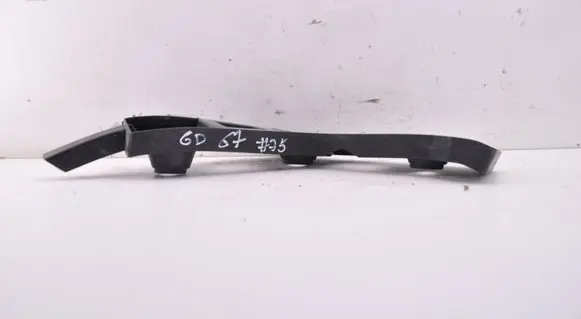 Rear bumper mounting bracket