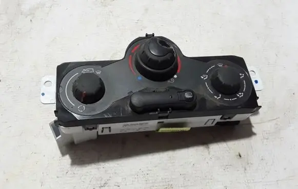 Renault Kangoo II Air conditioner control unit module 275104320R